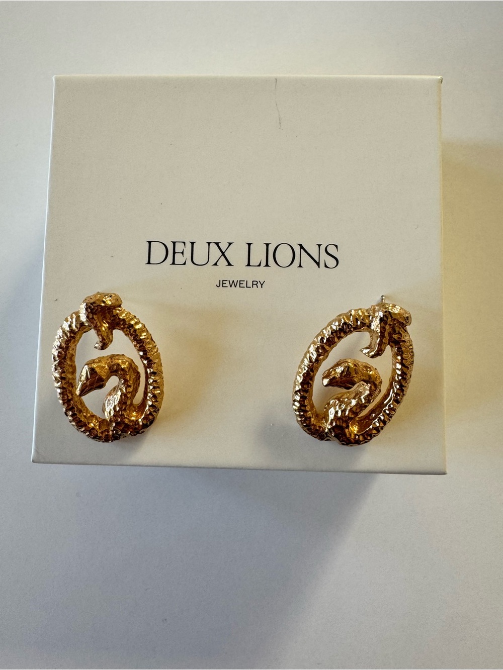 Deux Lions Gold earrings